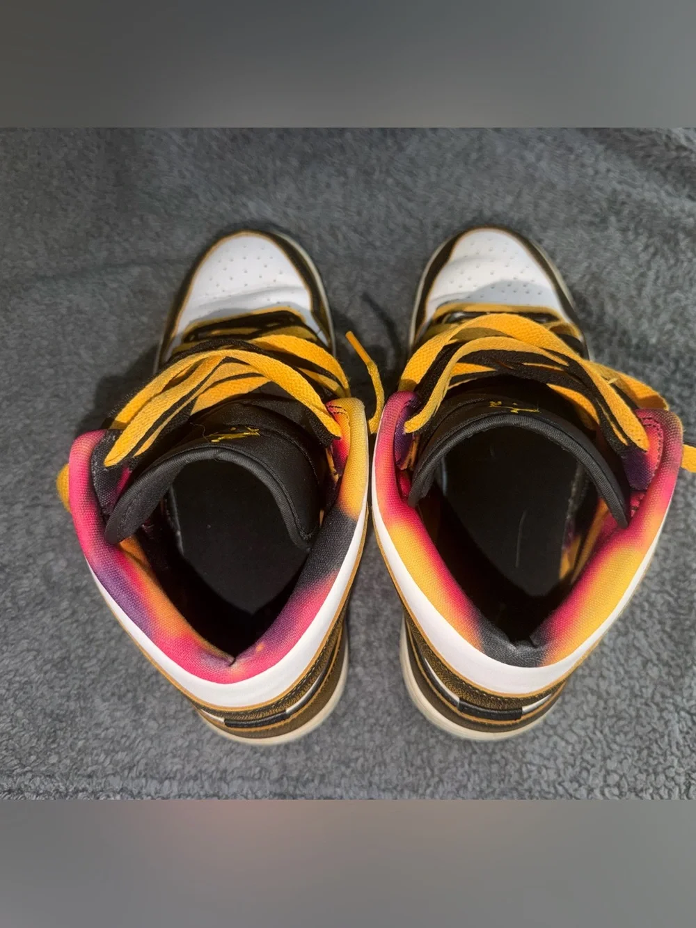 Air Jordan 1 Mid SE “Wear Away” Black/Taxi – Men’s 10.5